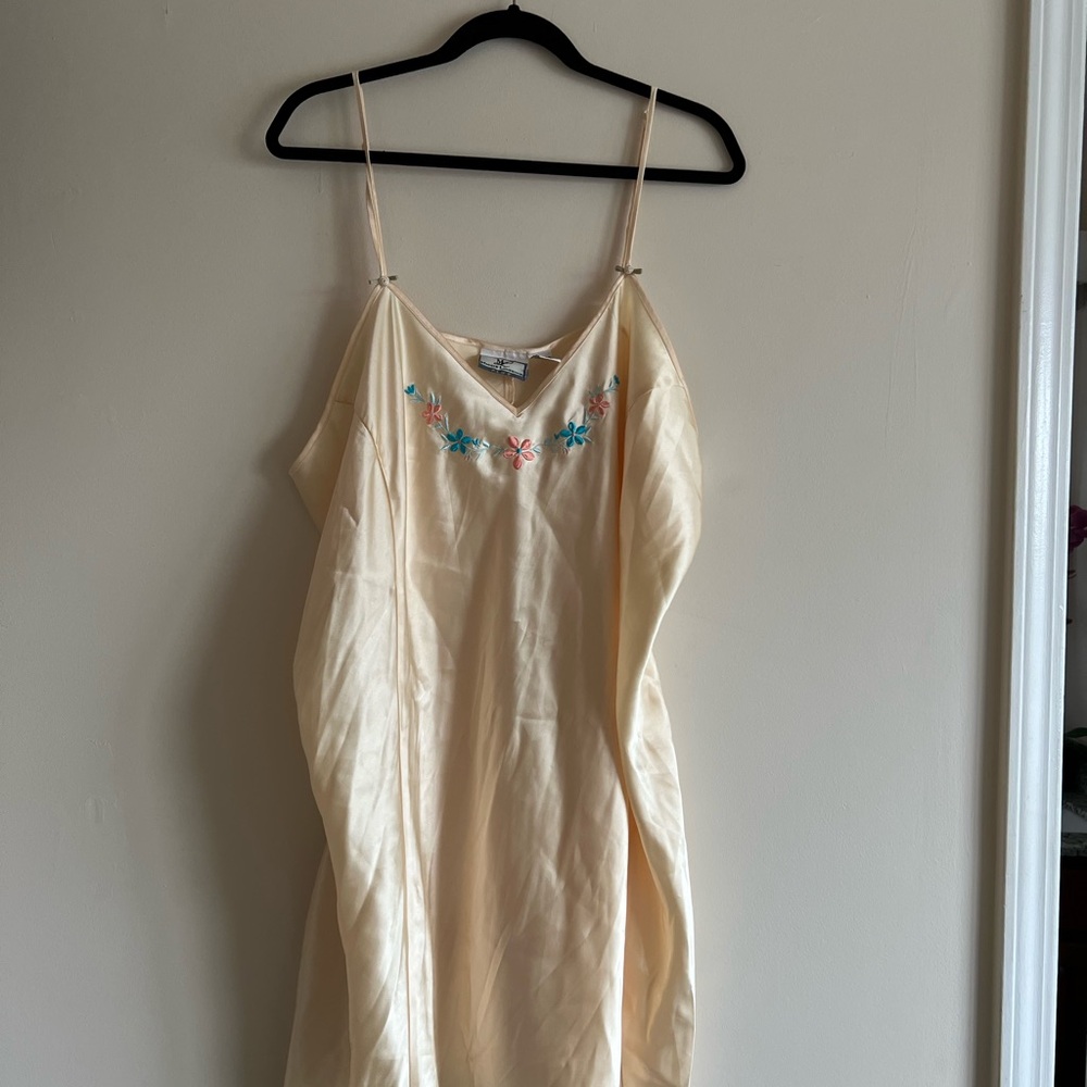 Elegant Cream Chemise with Floral Embroidery